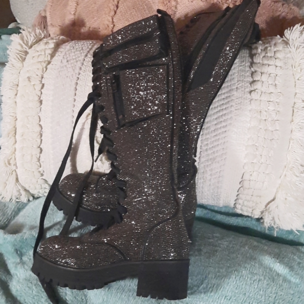 Bling Brigade, Club Exx